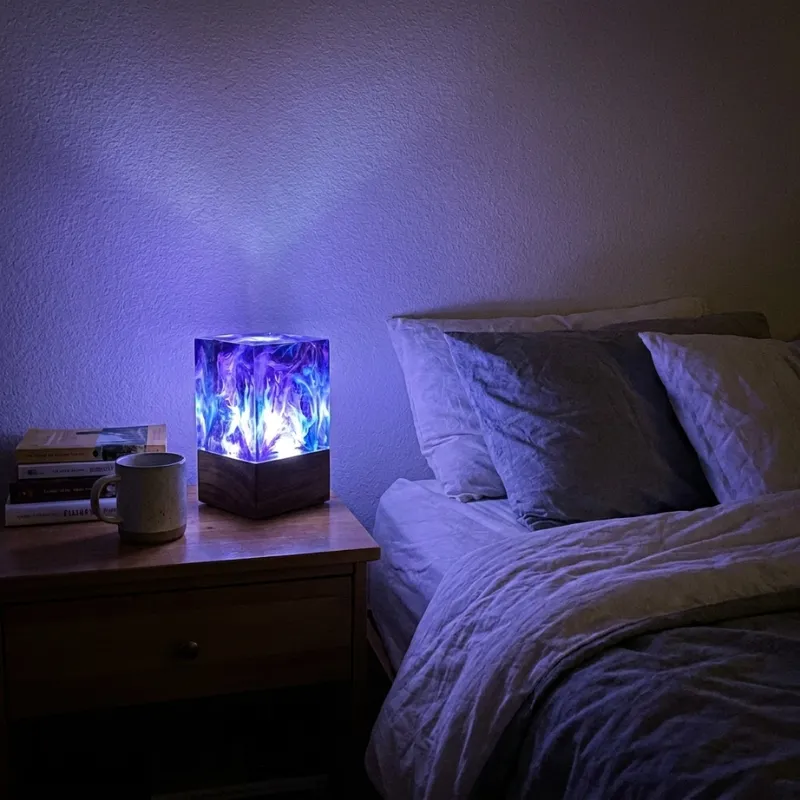 Veilleuse Galaxie en résine dans une chambre — avis client Lampastra